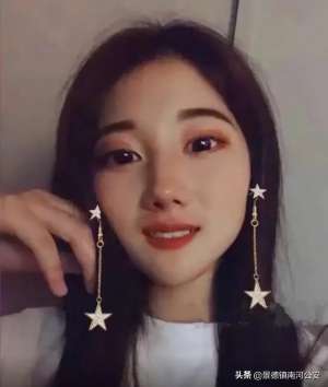 广东女主播打野战视频下载(从百万粉丝游戏女主播，到远火炮长，20岁女兵火了)