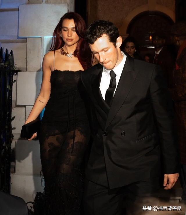 啪姐官宣恋情，给了大金毛一个名分！这嚣张的异性恋，真耀眼啊