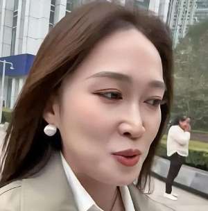 yoyo 女主播(东方甄选yoyo在直播界的困境)