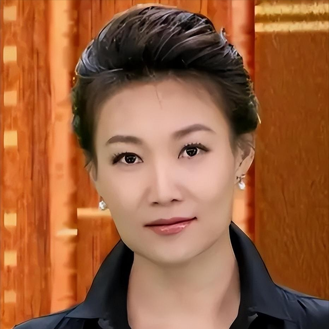 “央视国脸”李梓萌：47岁依然“未婚未育”的她，如今过的怎样