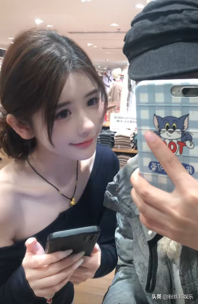 “嫁入豪门”后再度复出？女主播转型带货达人，豪门婚姻生变？