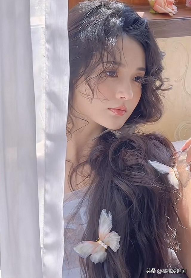 美翻了!~短剧圈“十大气质女神”魅力值飙升,简直移不开眼!