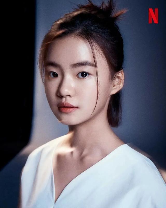 《白小姐》有犯罪前科的白小姐与受虐女孩建立深厚友谊，尽力拯救