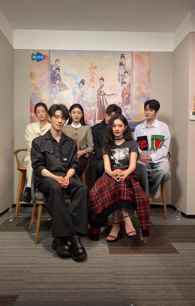 绝美CP燃爆全场！《怎敌她千娇百媚》直播回顾引发热议