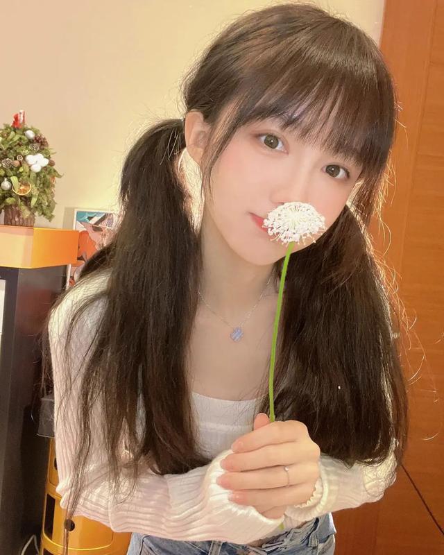 可爱与性感并存,台湾短发萌妹电竞美女主播魅力写真大赏