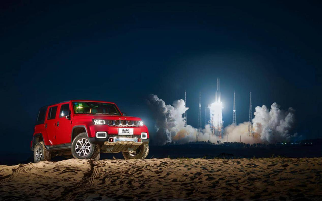 官宣！女足运动员唐佳丽、马君出任北京越野BJ40“悦野共创大使”