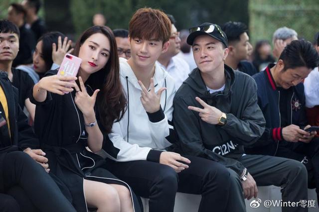 王者荣耀著名选手零度进军时尚圈？与Jony J出席时尚秀