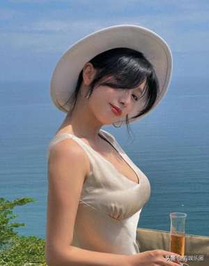 直播港澳台 女主播(深圳卫视那些惊艳了时光的美女主播们)