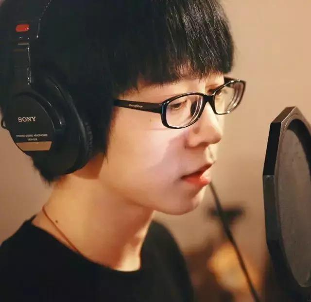 19岁小哥玩“王者荣耀”年入近5000万！网友：现在玩可以吗