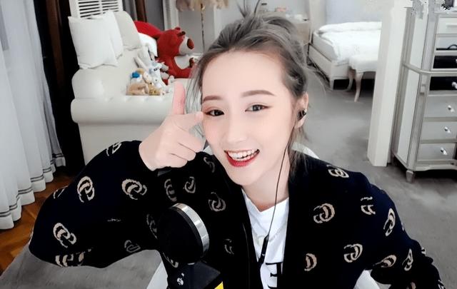 歪歪巅峰十年“神豪”大揭秘,风光一时换来万般悔恨。