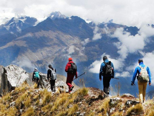 河南“鬼村”真的闹鬼吗？主播夜探鬼村报警求救，他遇到了什么？