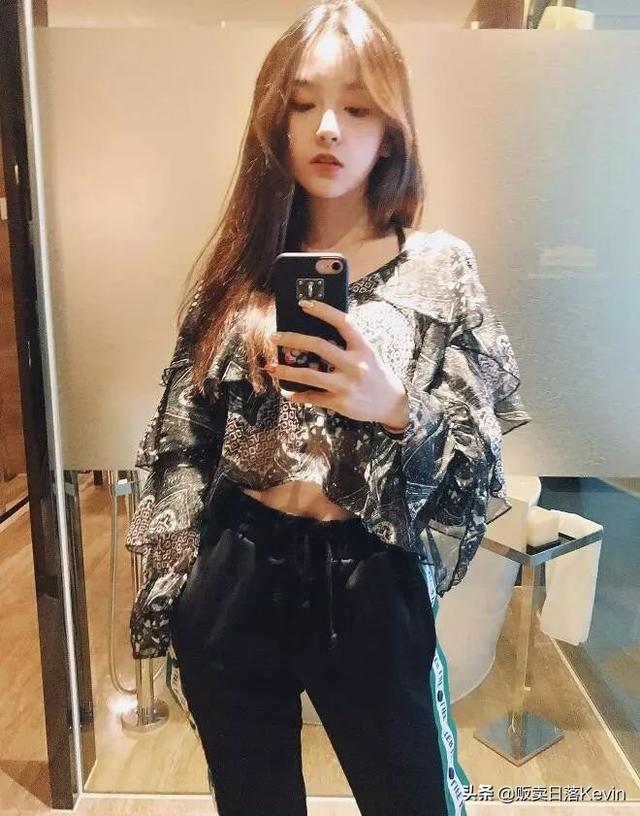 LOL主播Rita 虎牙Rita小雨桑微博生活照写真图片