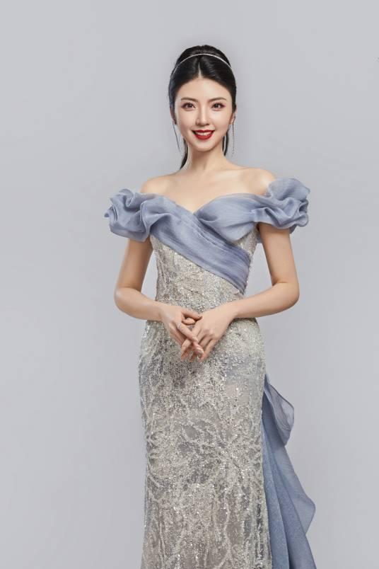 四川电视台16位知名美女主持人一览，风华正茂，巾帼不让须眉