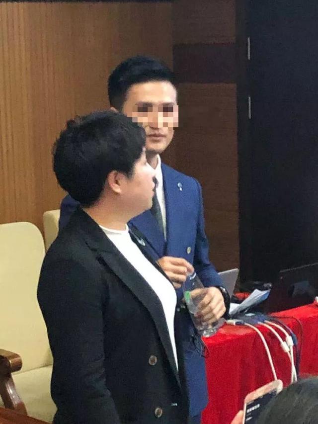 “山大女生都很漂亮，留学生真幸福”，万达主持人调侃引众怒，涉事者被开除