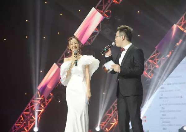 胸部不够颜值来凑！起底鳕熊