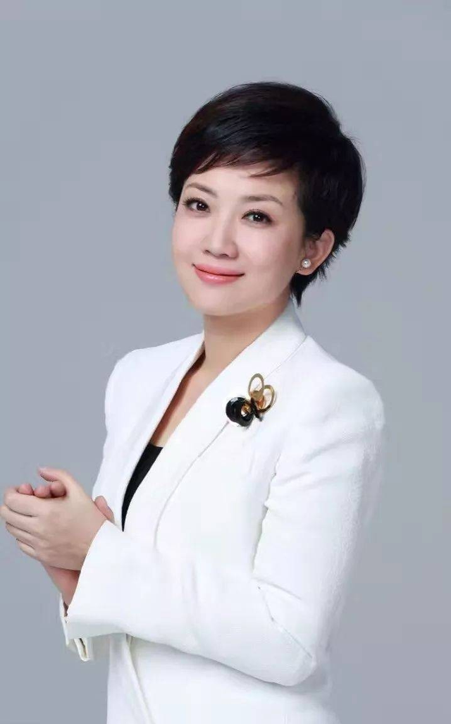央视中文国际频道十大新闻美女主播,谁实力最强?
