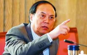中国女主播王(广东“美女主持”李泳：做贪官情妇被判3年，出狱后整容改过自新)