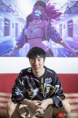 单机游戏女主播(游戏直播“工具人”骚男扎根广州:全年无休,爱对着玩偶练习)