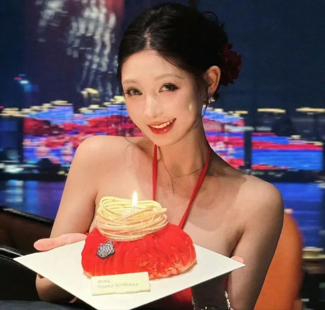 舞蹈一姐米娜重磅回归,首播震撼全场。