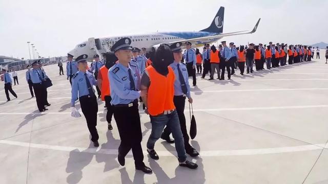 抠脚大汉扮美女，漂亮女主播在线骗钱！山东烟台警方破获一起新型网络交友诈骗案
