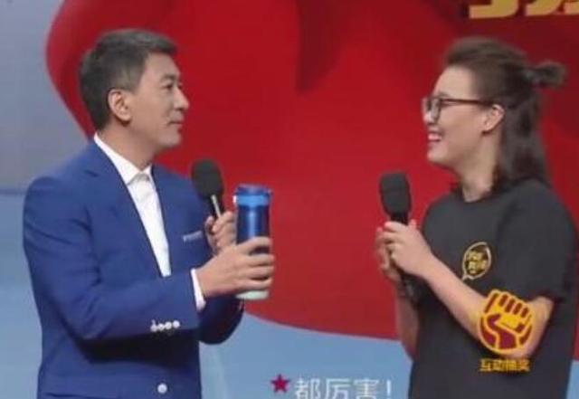 董卿白岩松鲁健章艳 央视主播们钟爱的护嗓“神器”