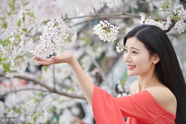 小说：看戏居然发现自己老婆和上司打野战怎么办