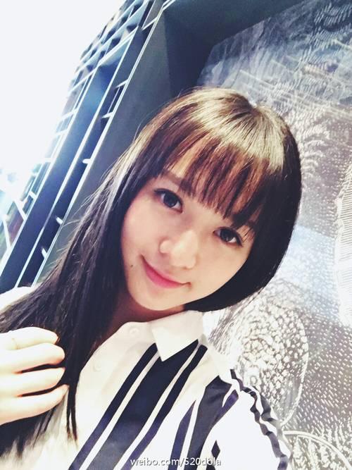 这大长腿给满分 清纯萌妹cos《守望先锋》D.VA