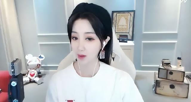 歪歪巅峰十年“神豪”大揭秘,风光一时换来万般悔恨。