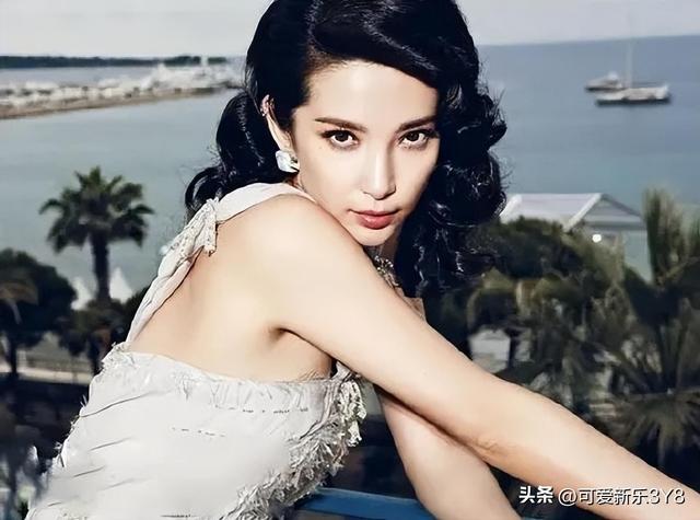 “疯批”女星一巴掌打醒内娱，行为错乱被全网黑，这瓜太多吃撑了