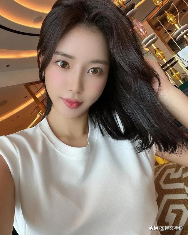 韩国最美网红!极品身材!柳腰爆乳诱人事业线,前凸后翘完美!