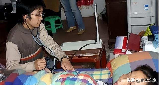 20年前背母上大学的刘霆,却在29岁选择变性,如今的她后悔了吗?