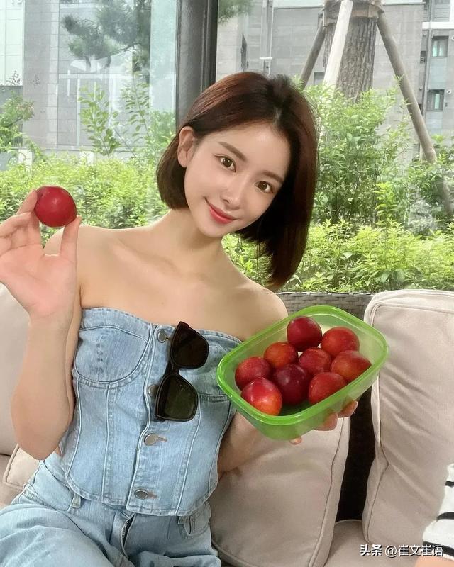 韩国最美网红!极品身材!柳腰爆乳诱人事业线,前凸后翘完美!