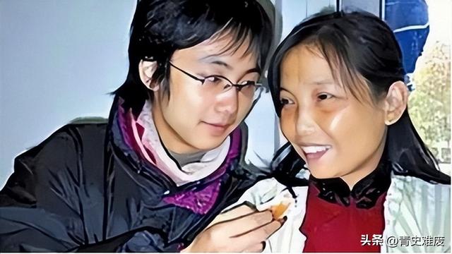 20年前背母上大学的刘霆,却在29岁选择变性,如今的她后悔了吗?