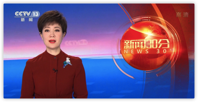 央视主持文静长发出镜播新闻,变化大被赞太漂亮,曾戴假短发多年