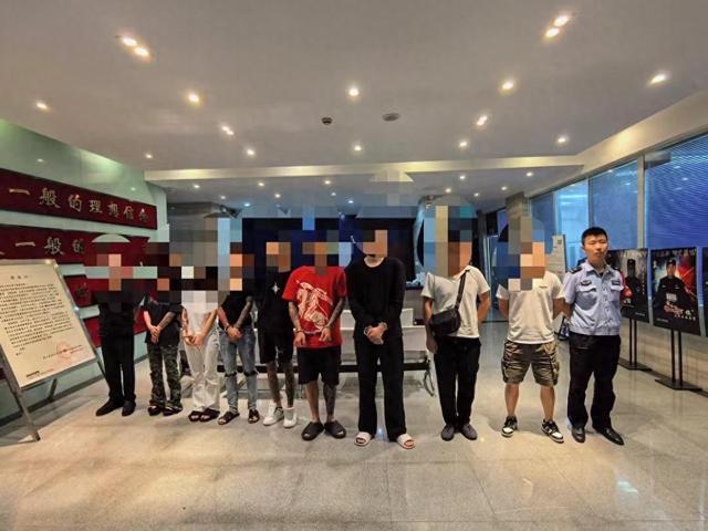 网络主播摆拍“斗殴”获70万播放量，7人被拘