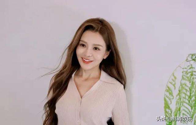 十二位央视美女主持人，每一位都是才貌双全，你最喜欢谁的风格