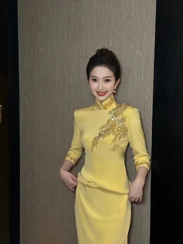 刘心悦：优雅婀娜，好美丽的旗袍主持人