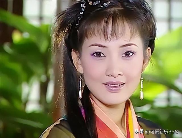 “疯批”女星一巴掌打醒内娱，行为错乱被全网黑，这瓜太多吃撑了