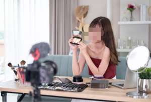 女主播中毒(直播间买买买，23岁女老师腿痛查出“中毒”医生紧急提醒)