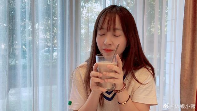 各直播平台一哥一姐齐聚狼人杀官方明星娱乐赛,药水哥站正C位