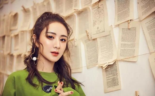 薇娅“消失”2年后再现！年会热舞惊艳全场，又盯上了更赚钱赛道