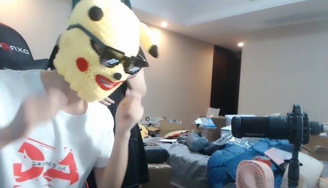 梦泪生日直播兮兮露脸,无滤镜颜值太真实,这个双下巴我爱了