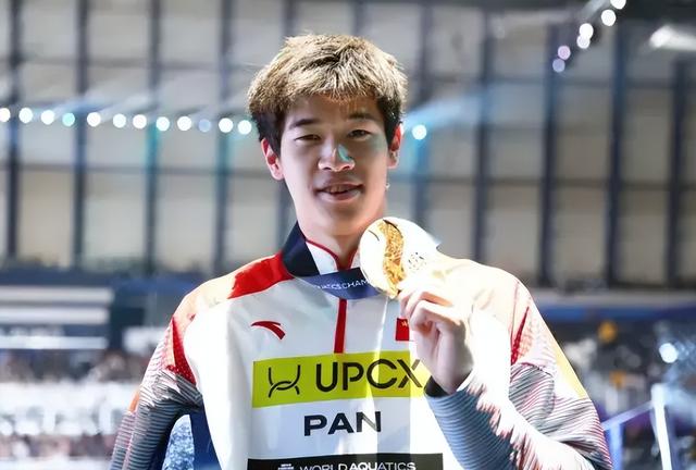 潘展乐到底有多牛？日韩英美全球解说吓坏，外国网友盛赞