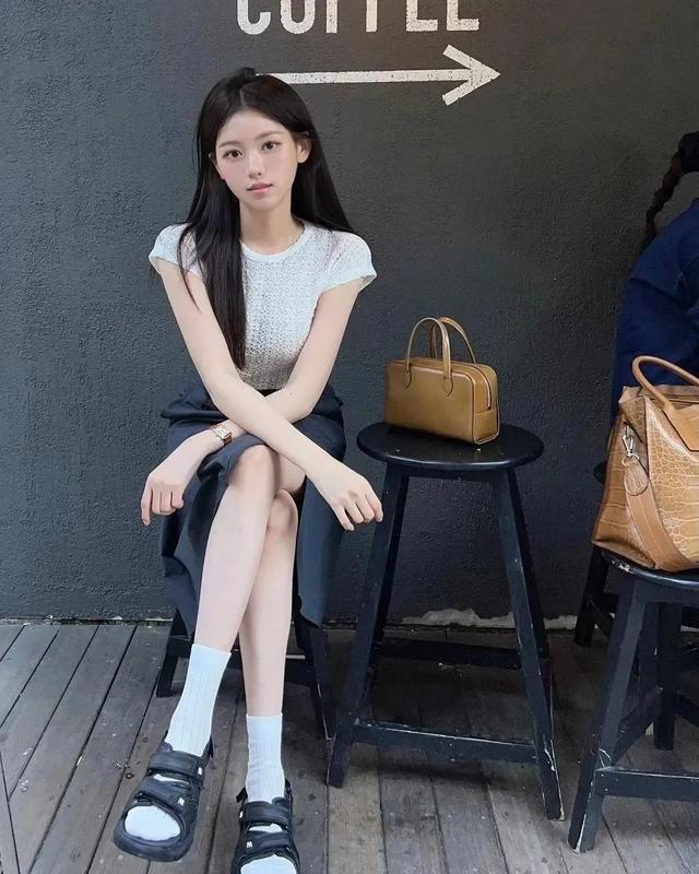韩国版“奶茶妹妹”！白嫩可爱！颜值身材是顶级！