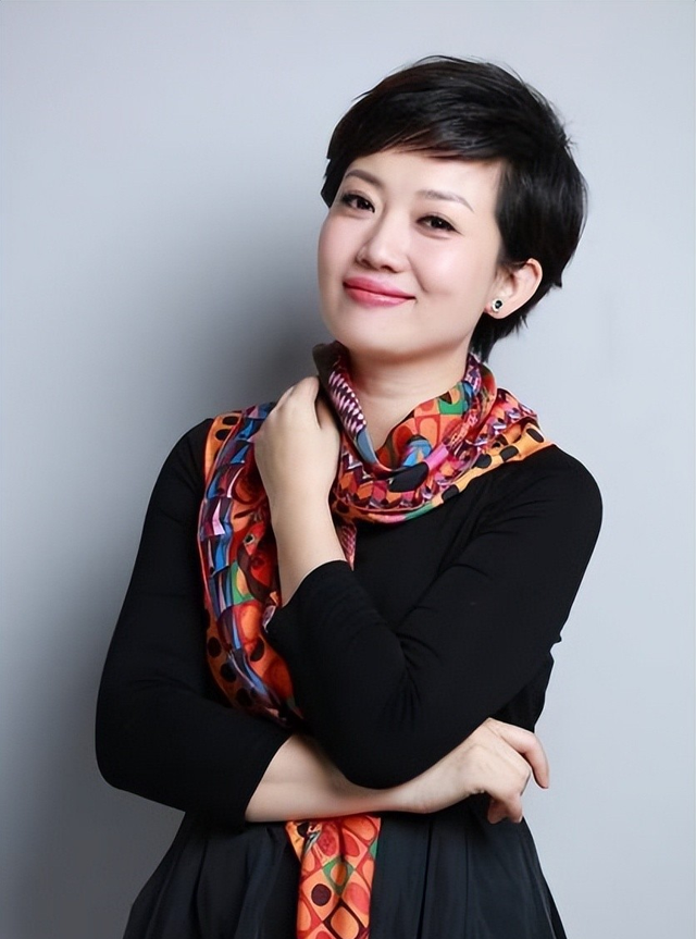 央视中文国际频道十大新闻美女主播,谁实力最强?