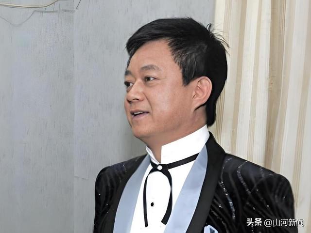 7年前那个诬告朱军性骚扰的弦子，让朱军被世人唾骂，现在过得？
