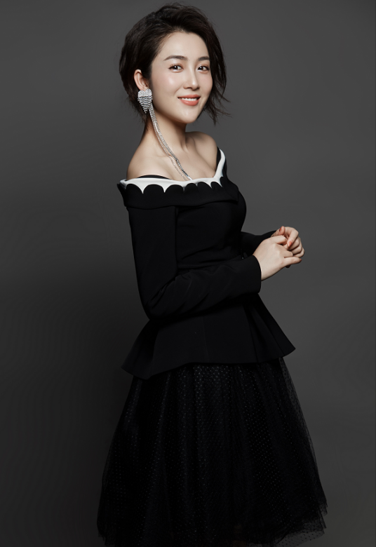 四川电视台16位知名美女主持人一览，风华正茂，巾帼不让须眉