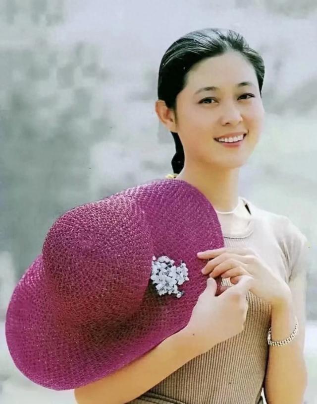 那些央视出品的女主持人有多绝!个个才貌双全,你最想娶哪一位?