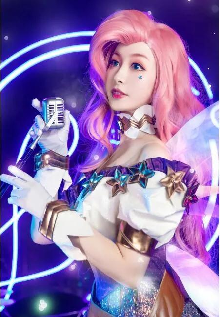 南波儿甜美、沫子冷艳，6大网红女主播COS萨勒芬妮，哪个更戳你？