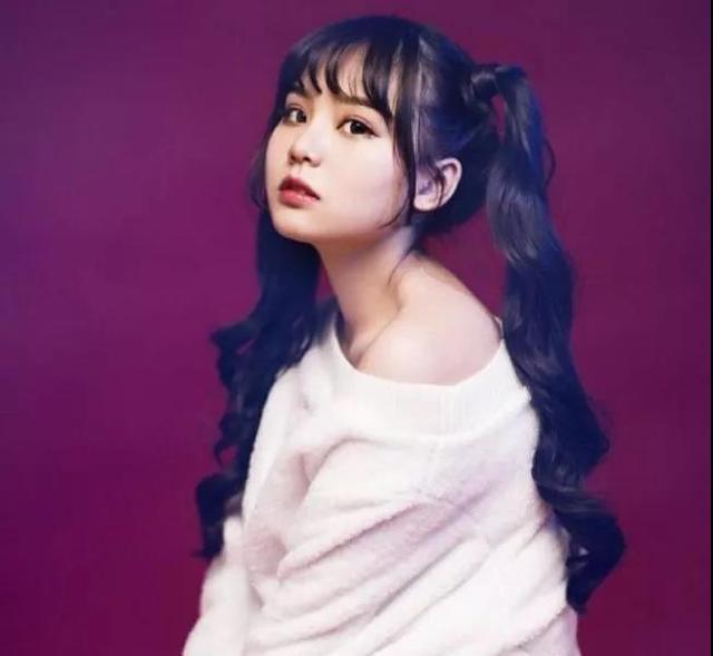 女主播靠呆萌外表人气飙升，路人照曝光后网友心碎表示：什么玩意